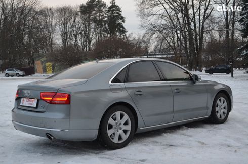 Audi A8 2011 серый - фото 4