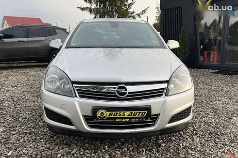 Opel Astra 2010 - фото 2