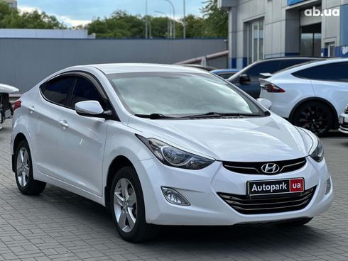 Hyundai Elantra 2013 белый - фото 3