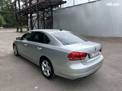 Volkswagen Passat 2013 серебристый - фото 4