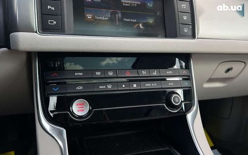 Jaguar XF 2016 - фото 21