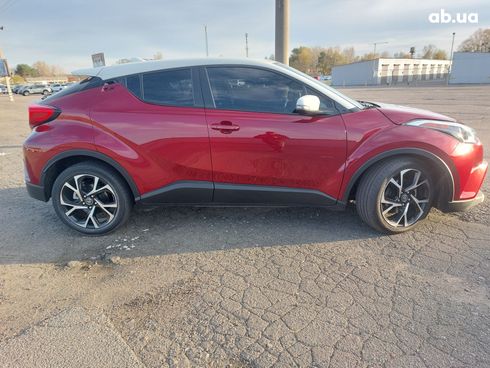 Toyota C-HR 2018 красный - фото 15