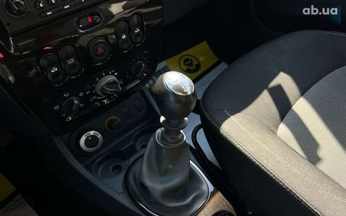Dacia Duster 2011 - фото 16