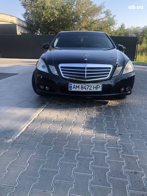 Mercedes-Benz E-Класс 2010 черный - фото 12