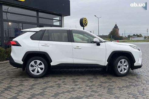 Toyota RAV4 2019 - фото 8