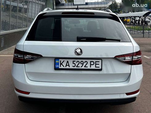 Skoda Superb 2018 - фото 4