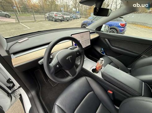 Tesla Model Y 2021 - фото 14