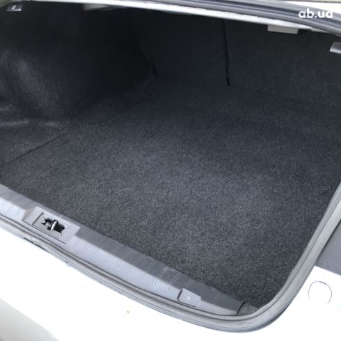 Subaru Legacy 2018 серебристый - фото 18