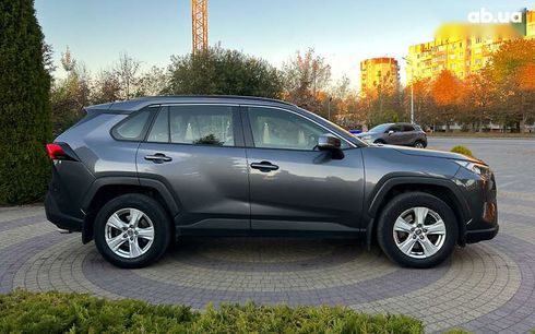Toyota RAV4 2020 - фото 8