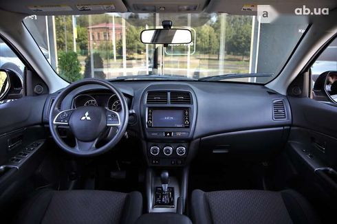 Mitsubishi Outlander 2018 - фото 10