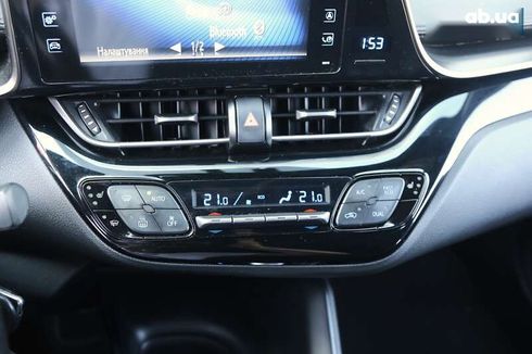 Toyota C-HR 2017 - фото 17