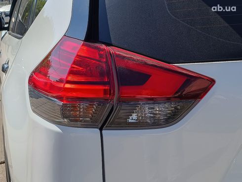 Nissan Rogue 2017 белый - фото 9