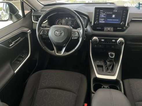 Toyota RAV4 2020 - фото 24