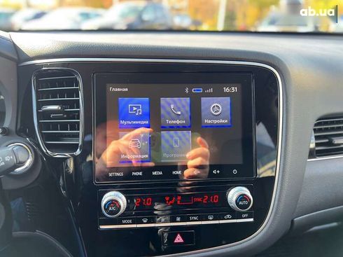 Mitsubishi Outlander 2021 - фото 21