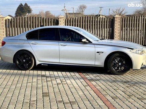 BMW 5 серия 2011 серебристый - фото 19