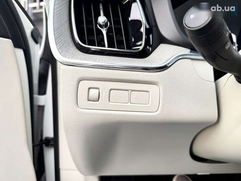 Volvo XC60 2021 - фото 28