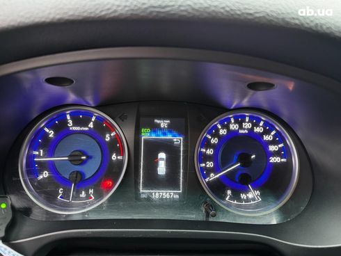 Toyota Hilux 2017 серый - фото 30