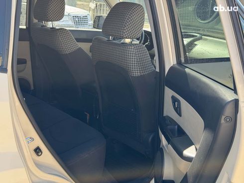 Kia Soul 2010 бежевый - фото 9