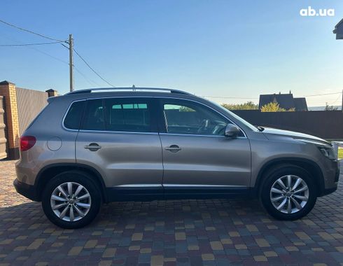 Volkswagen Tiguan 2011 бежевый - фото 4