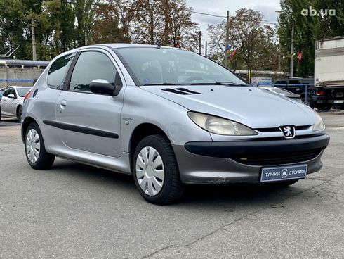 Peugeot 206 2002 серебристый - фото 18