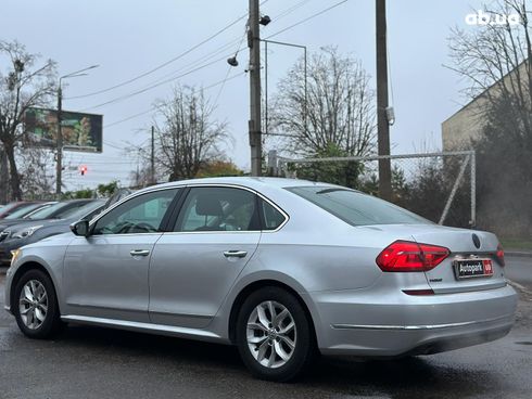 Volkswagen Passat 2016 серый - фото 9