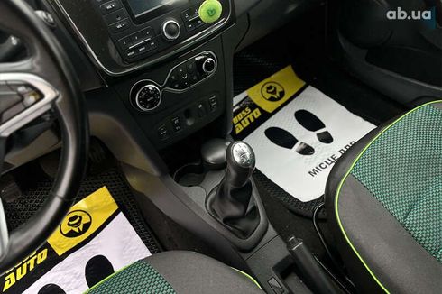 Renault Logan 2019 - фото 19