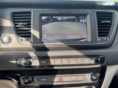 Kia Carnival 2019 - фото 17