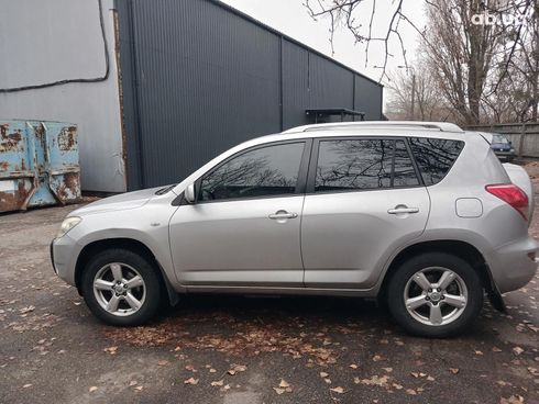 Toyota RAV4 2006 серый - фото 11