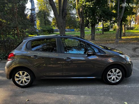 Peugeot 208 2019 серый - фото 6