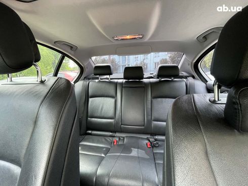 BMW 5 серия 2012 белый - фото 21