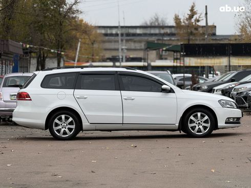Volkswagen Passat 2011 белый - фото 2