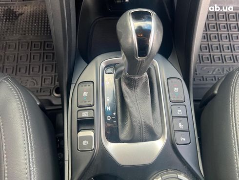 Hyundai Grand Santa Fe 2019 белый - фото 34