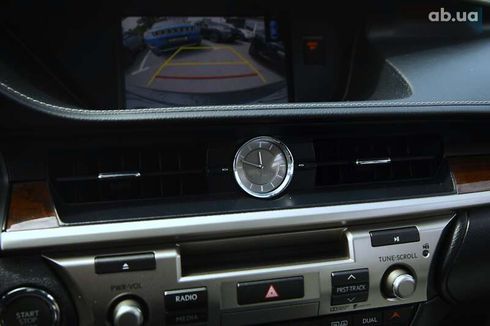Lexus ES 2015 - фото 17