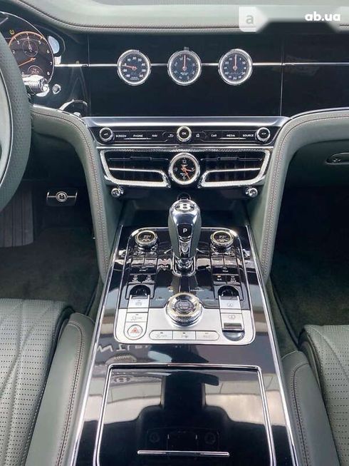 Bentley Flying Spur 2021 - фото 15