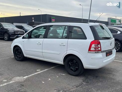 Opel Zafira 2013 - фото 26