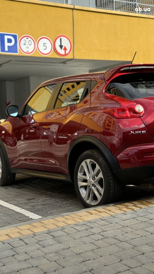 Nissan Juke 2012 красный - фото 14