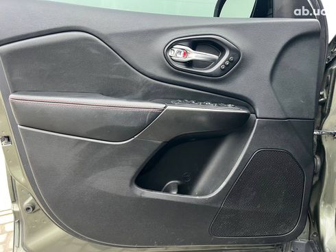 Jeep Cherokee 2018 зеленый - фото 29