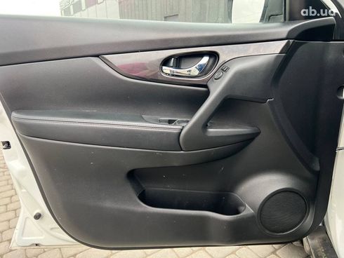 Nissan Rogue 2018 белый - фото 15