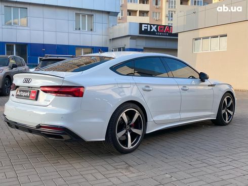 Audi A5 2023 белый - фото 11