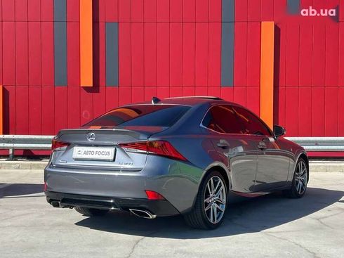 Lexus IS 2018 - фото 9