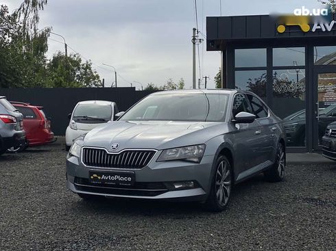 Skoda Superb 2017 - фото 4