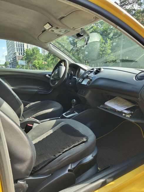 SEAT Ibiza 2010 желтый - фото 4