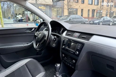 Skoda Rapid 2016 белый - фото 13