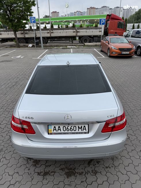Mercedes-Benz E-Класс 2010 - фото 19
