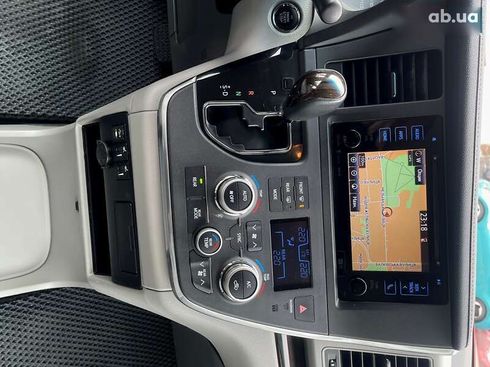 Toyota Sienna 2017 - фото 18