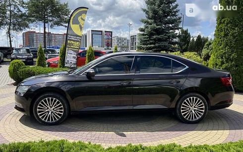 Skoda Superb 2018 - фото 4