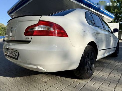 Skoda Superb 2013 - фото 12