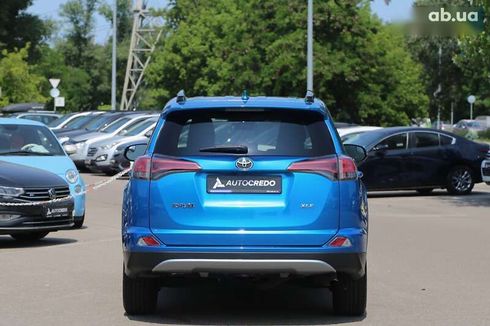 Toyota RAV4 2017 - фото 5