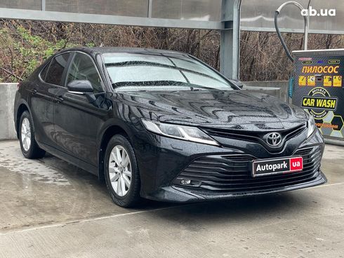 Toyota Camry 2018 черный - фото 3