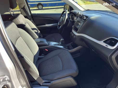Dodge Journey 2018 серебристый - фото 6